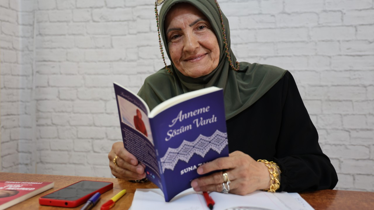 Annesine verdiği sözü tuttu! Elazığlı Suna Teyze 72 yaşında roman yayımladı