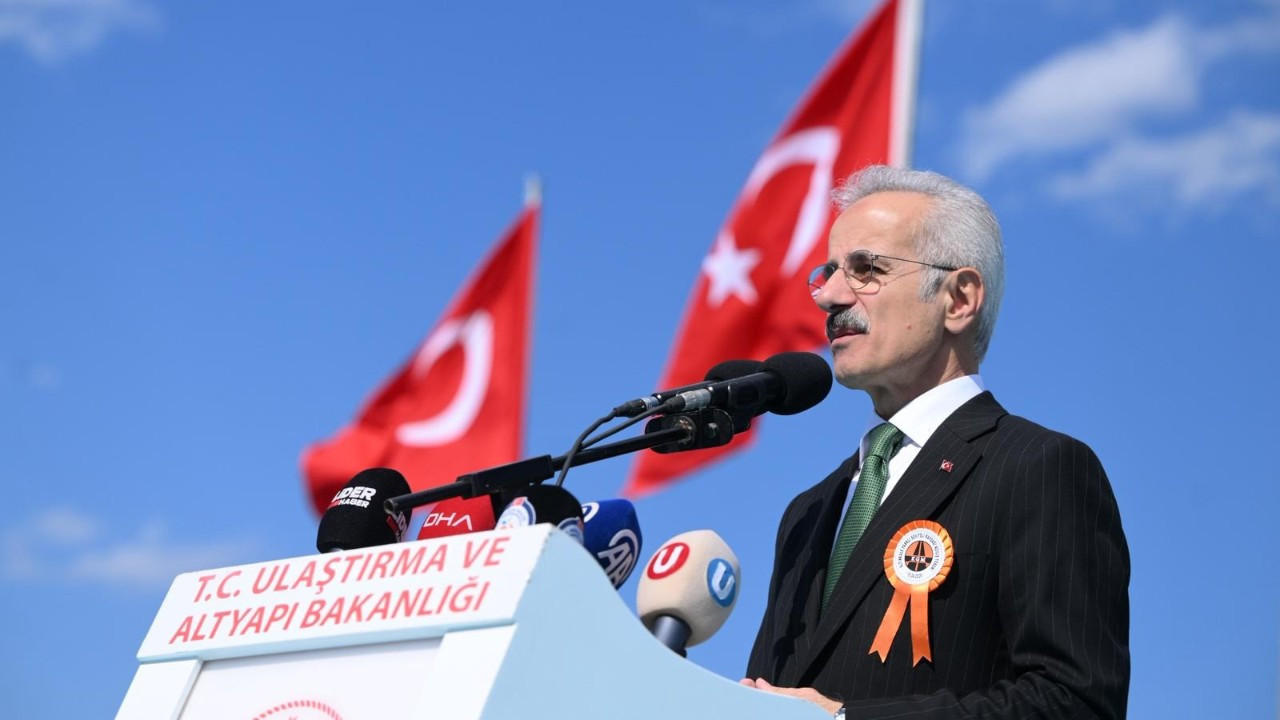 Bakan Uraloğlu açıkladı: Antalya-Alanya arası 36 dakikaya düşecek