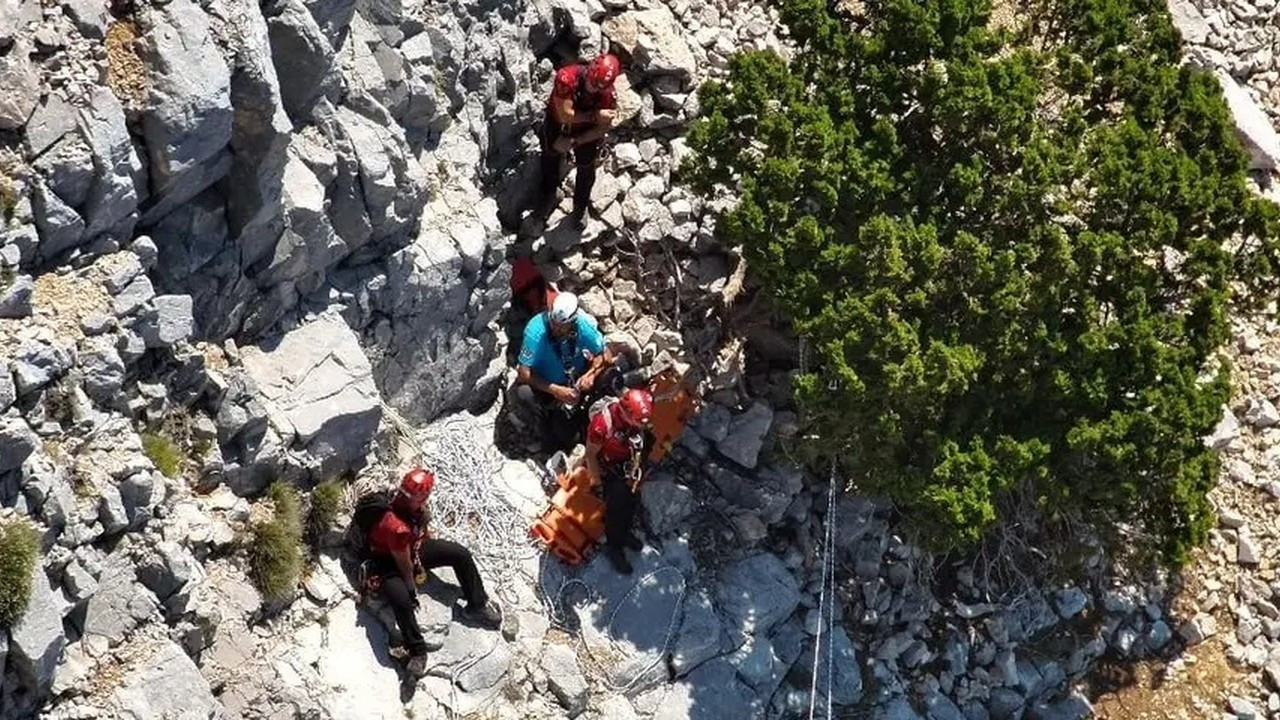 Ölüdeniz'den havalanmışlardı... Yamaç paraşütünde korkulan oldu!