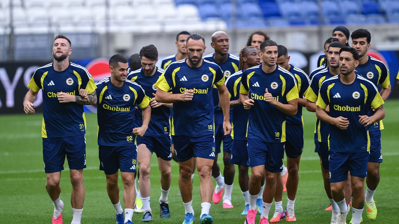 Fenerbahçe'de bomba ayrılık! Lyon maçı sonrası veda edebilir
