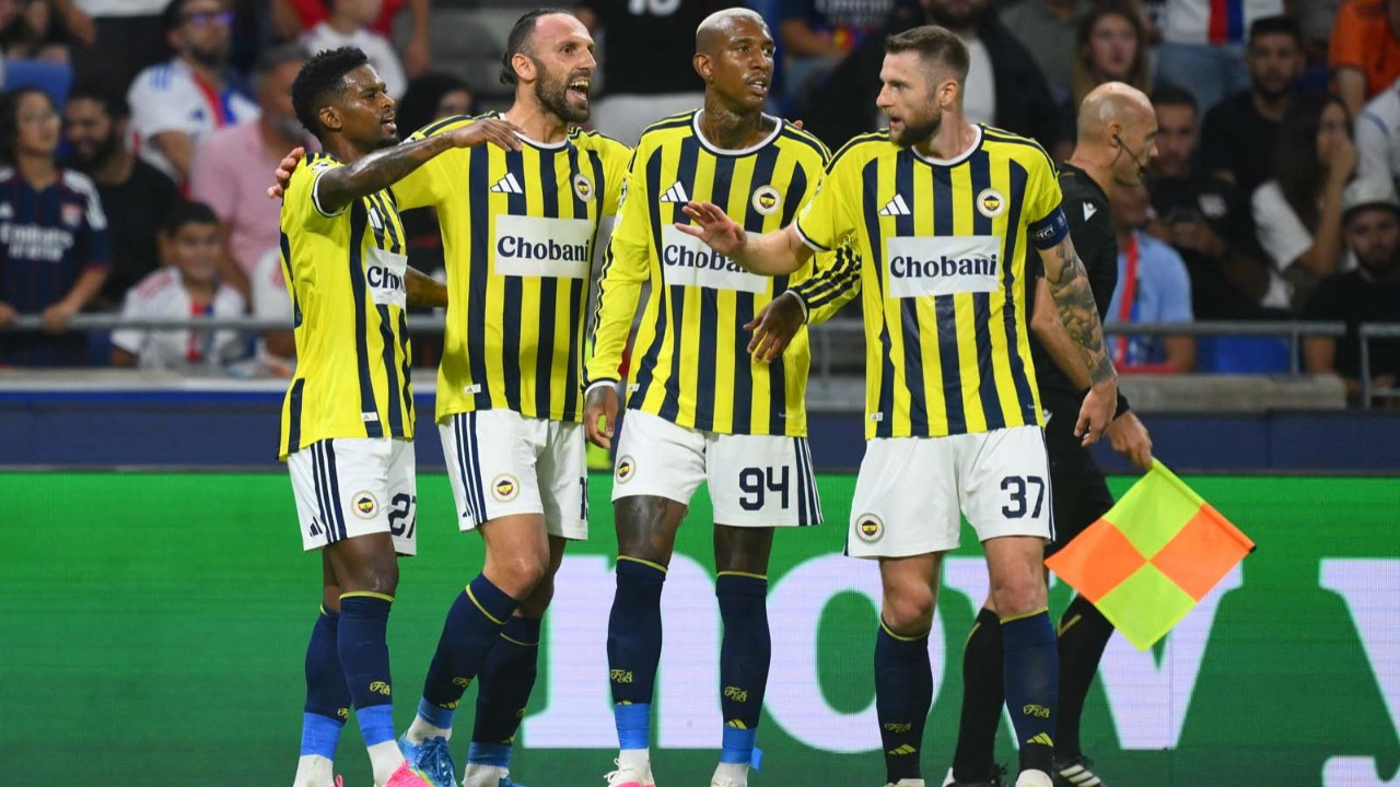 Fenerbahçe tarih yazdı! Lyon'u deplasmanda devirdi, 17 yıl sonra Şampiyonlar Ligi'ne geri döndü