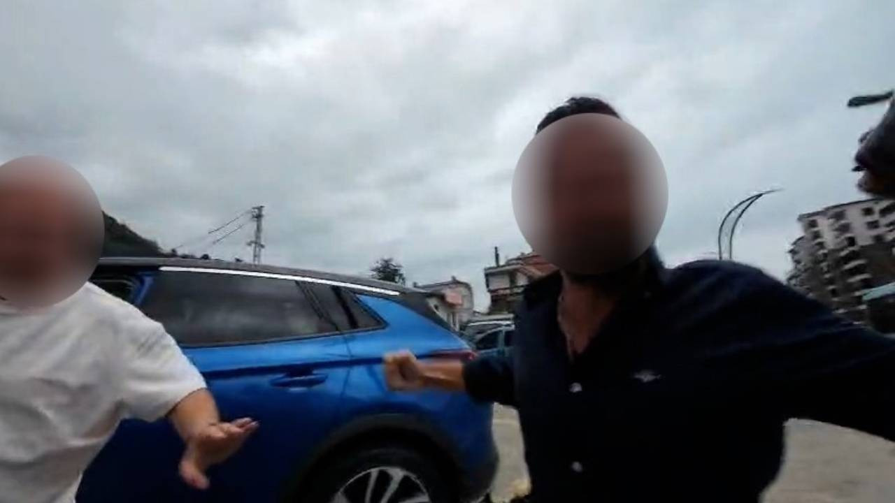 Trafik magandalarına 360 bin TL ceza! Araçtan iner inmez saldırdı: Görüntüler pes dedirtti