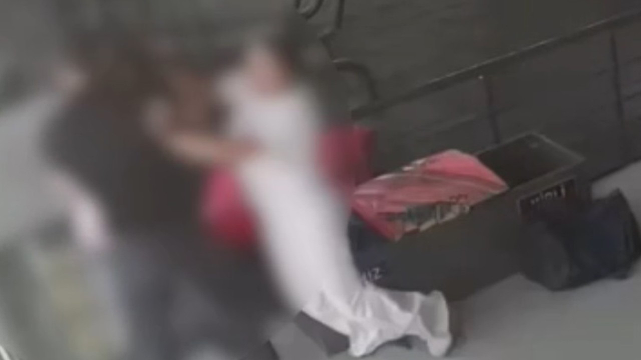 Spor salonunda kadına şiddet dehşeti! Saniye saniye kaydedildi