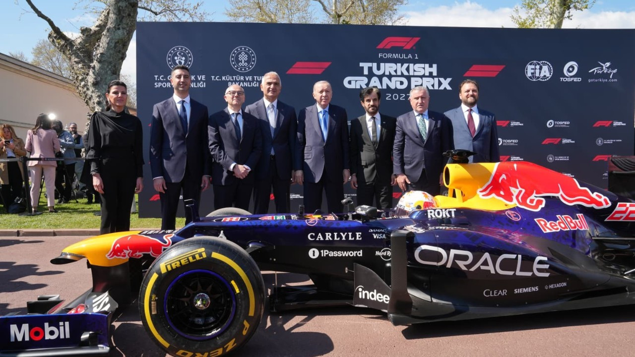 Formula 1 yıllar sonra geri dönüyor! Bakan Ersoy m…
