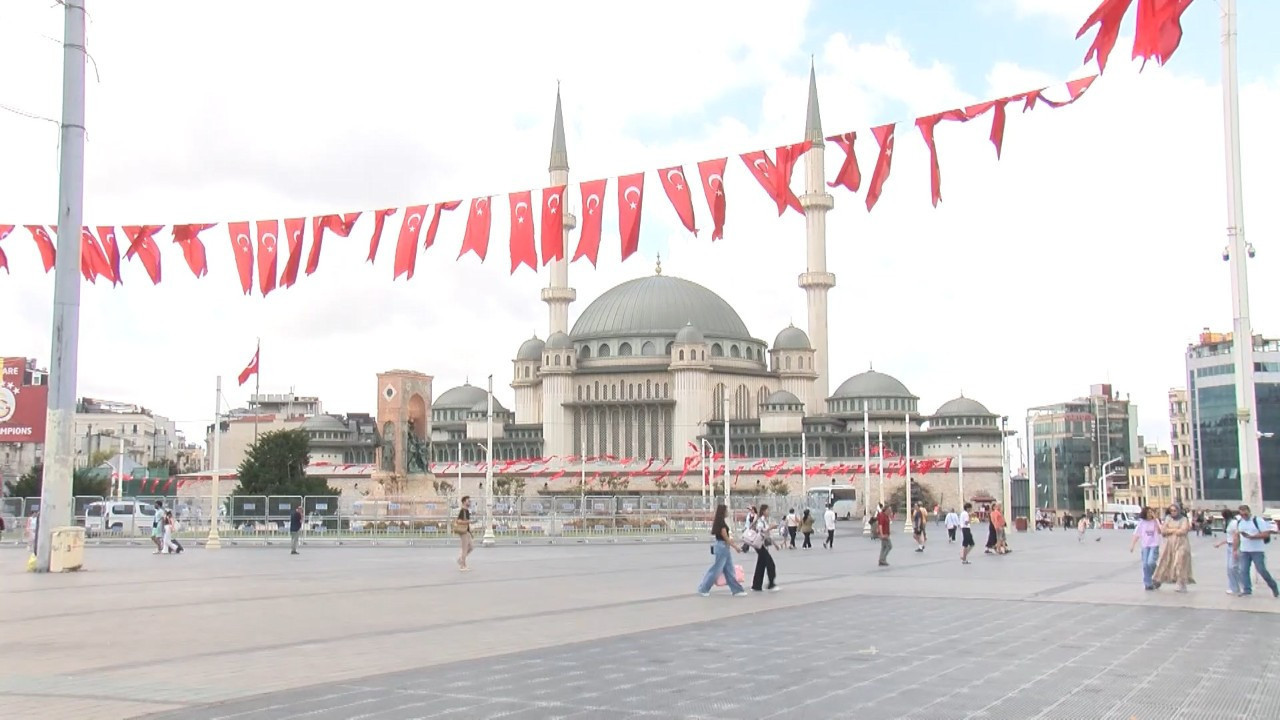 Taksim Camisi'nde 30 Ağustos şehitleri için mevlit okundu