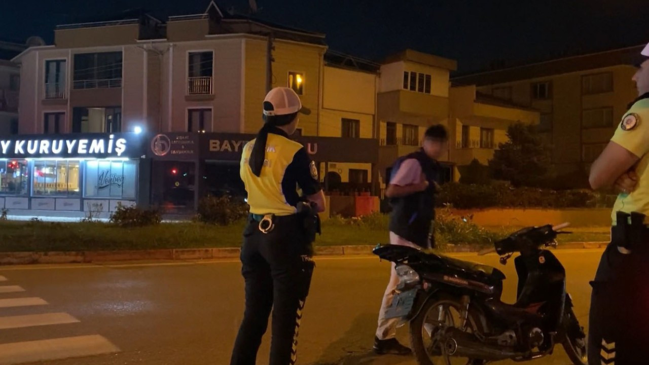 Bursa'da ilginç anlar! Cezayı duydu motoru bıraktı: Kolay gelsin