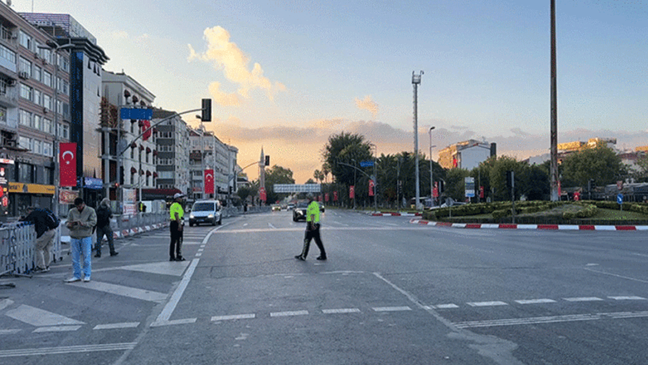 İstanbullular dikkat! Zafer Bayramı kutlamaları nedeniyle bu yollar kapalı!