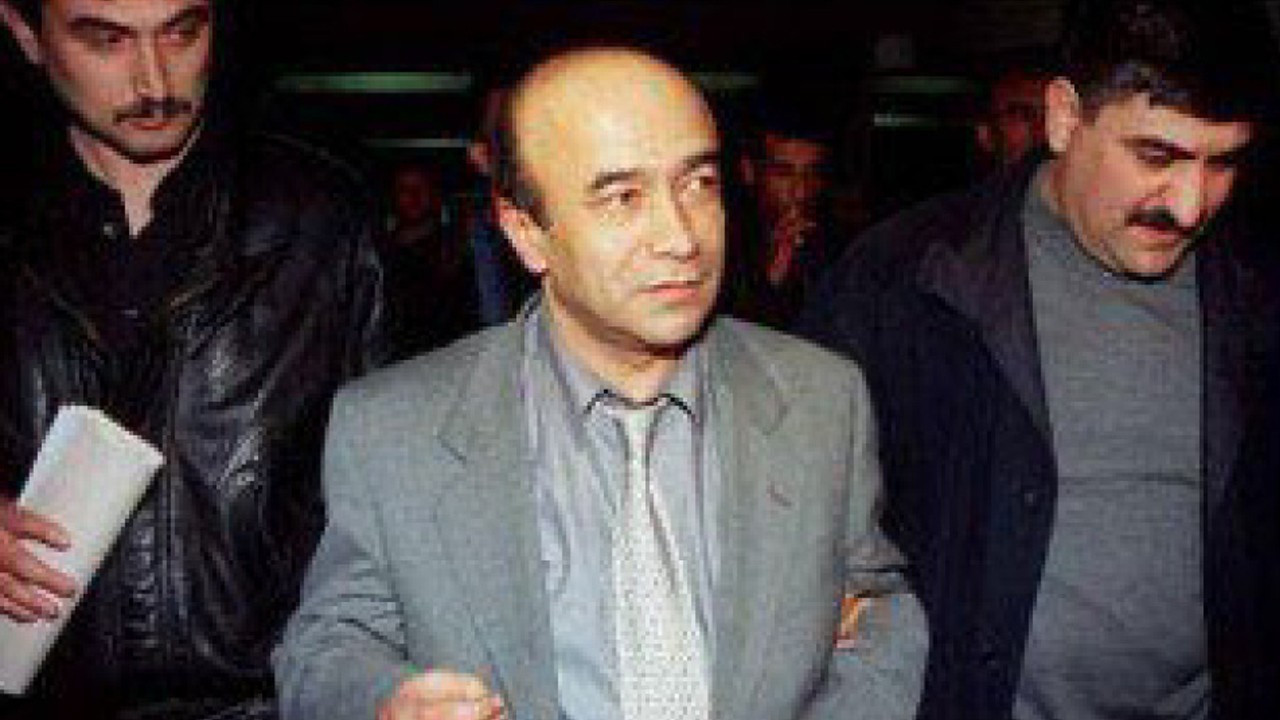 Oral Çelik hayatını kaybetti
