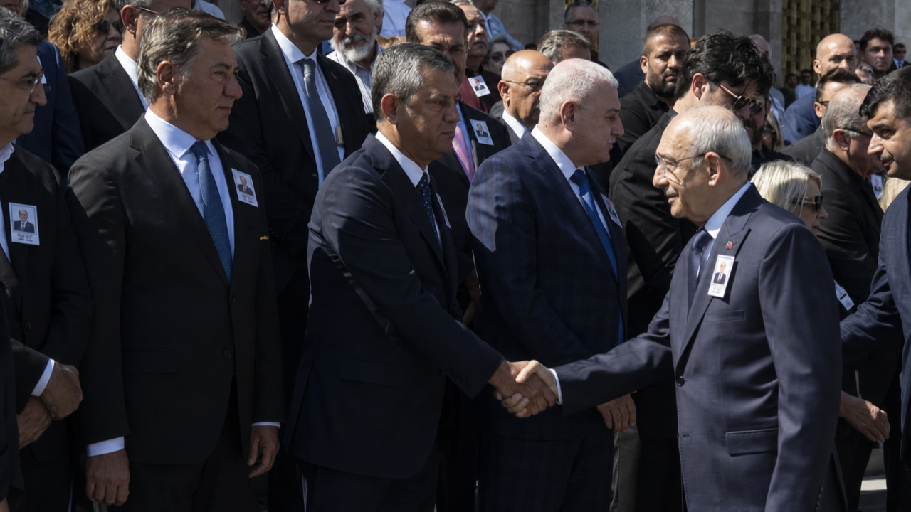 Yeni Parti sonrası bir ilk! Kılıçdaroğlu ile Özel tokalaştı