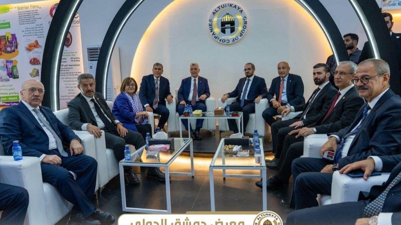Şam Fuarı’nda Altunkaya Grup’a üst düzey ziyaret! Bakan Bolat’tan Altunkaya Grup’a ihracat övgüsü
