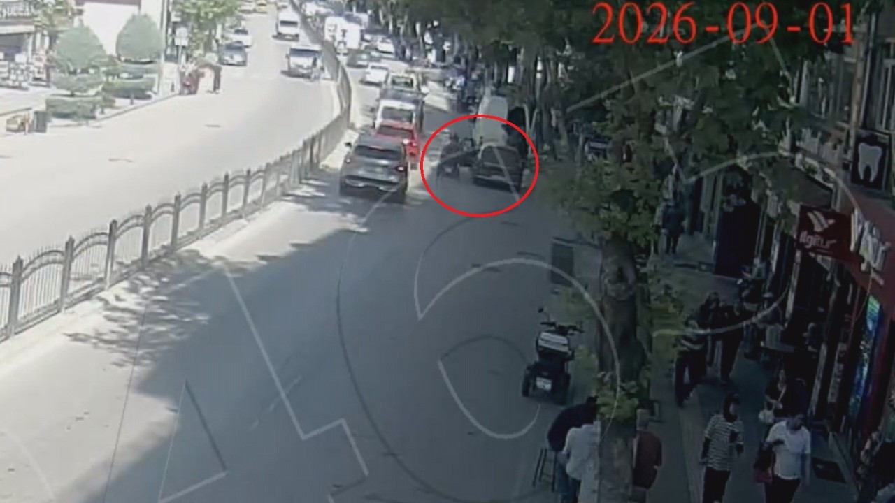 Trafikte akılalmaz kaza! Gözlük camı yüzüne saplan…