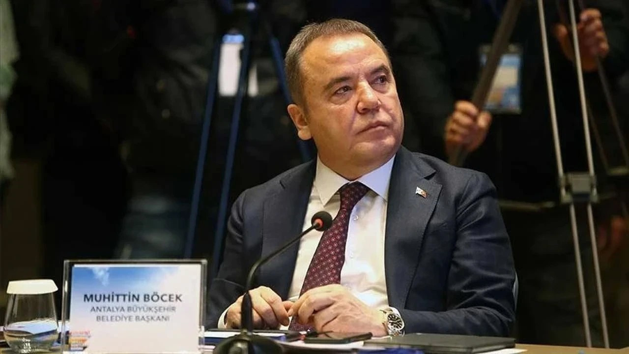 Fuhuş soruşturmasında Muhittin Böcek ile ilgili şoke eden iddia: "11 genç kadın birliktelik karşılığında belediyede işe alındı!"