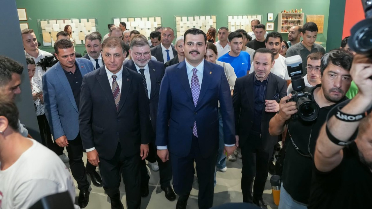Kılıçdaroğlu’nu pas geçti, AK Partili isimle açılışa katıldı: Cemil Tugay AK Parti’ye mi geçiyor?