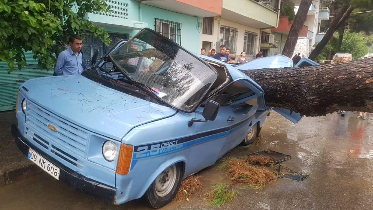 Nazilli'de sağanak hayatı felç etti - Resim: 3