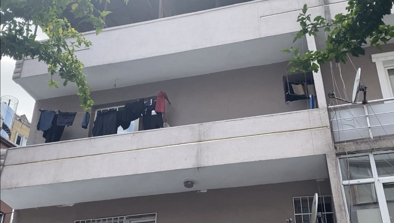 Yatak odasında korkunç manzara! Çırılçıplak ve sarılmış halde bulundular: Ekipler odada bakın ne buldu - Resim: 1