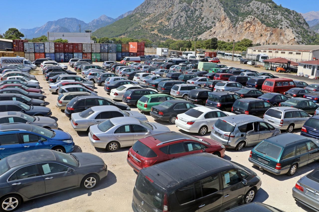 Gümrüğe takılan Rolls-Royce indirimli satılacak - Resim: 3