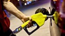 Benzine yeni zam! Depoları fulleyin