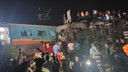 Hindistan'da tren faciası! Çok sayıda ölü var