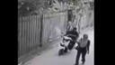 Zeki kadın, hırsızı boşa düşürdü