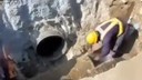 Yer yarıldı, içine girdi