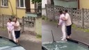 Tabanca ve balyozla dışarı çıktılar