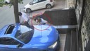 Eski eşini arabayla ezmeye çalıştı