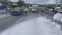 Zeytinburnu'nda TIR, bariyerlere çarptı!