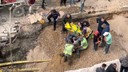 Toprak altında kalan işçi ağır yaralandı!