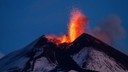 İtalya'da yanardağ kabusu: Etna yeniden patladı!