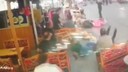 Gaziosmanpaşa'da motosiklet kafeteryaya daldı