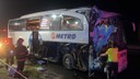 Yolcu otobüsü TIR’a çarptı! Çok sayıda yaralı