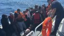 Yunan sahil güvenliği geri itti, Türkler kurtardı