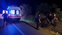 Otomobil şarampole devrildi: Ölü ve yaralılar var