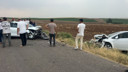 İki otomobil kafa kafaya çarpıştı