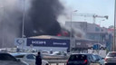 Pendik'te sıfır araç bayisinde yangın