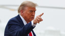 Trump sinirden canlı yayını terk etti