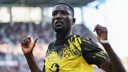 Fenerbahçe'ye yıldız forvetten kötü haber!