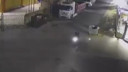 Fabrikaya atmak istedi elinde patladı
