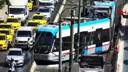 Beyoğlu'nda tramvay raydan çıktı!