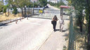 Sahte polisi evine kadar kendi elleriyle çıkardı!