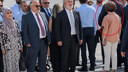 Belediye başkanı protokole sırtını döndü