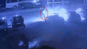 Elinde bidonla geldi 6 otomobili ateşe verdi