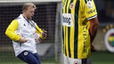 Kuyt formayı çekip aldı ona verdi