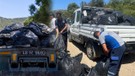 Muğla’da toplamda tam 2 ton birer birer toplanmasının ardından siyah poşetlere yerleştirildi. Kamyon bile taşımakta zorlandı