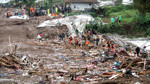 Endonezya'da toprak kayması: Çok sayıda ölü var