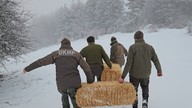 Kastamonu'da karla kaplı araziye bu kez onlar için gittiler. Doğanın ortasına tek tek bıraktılar