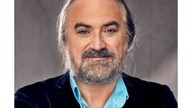 Ünlü sanatçı Volkan Konak'tan acı haber! Sahnede fenalaşarak hayatını kaybetti