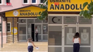 Sosyal medyanın konuştuğu g&ouml;r&uuml;nt&uuml;ler... YKS sınavında koşan &ouml;ğrencinin &uuml;st&uuml;ne kapıyı kapattı o g&ouml;r&uuml;nt&uuml;lere tepki yağdı