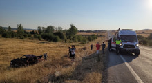 Son Dakika: Takla atan otomobil tarlaya uçtu