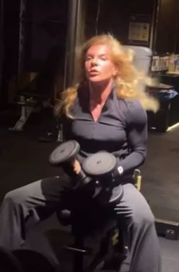 62 yaşında! Ünlü şarkıcı Mazhar Alanson'un eşi Biricik Suden'in son görüntüsü inanılmaz - Resim: 2